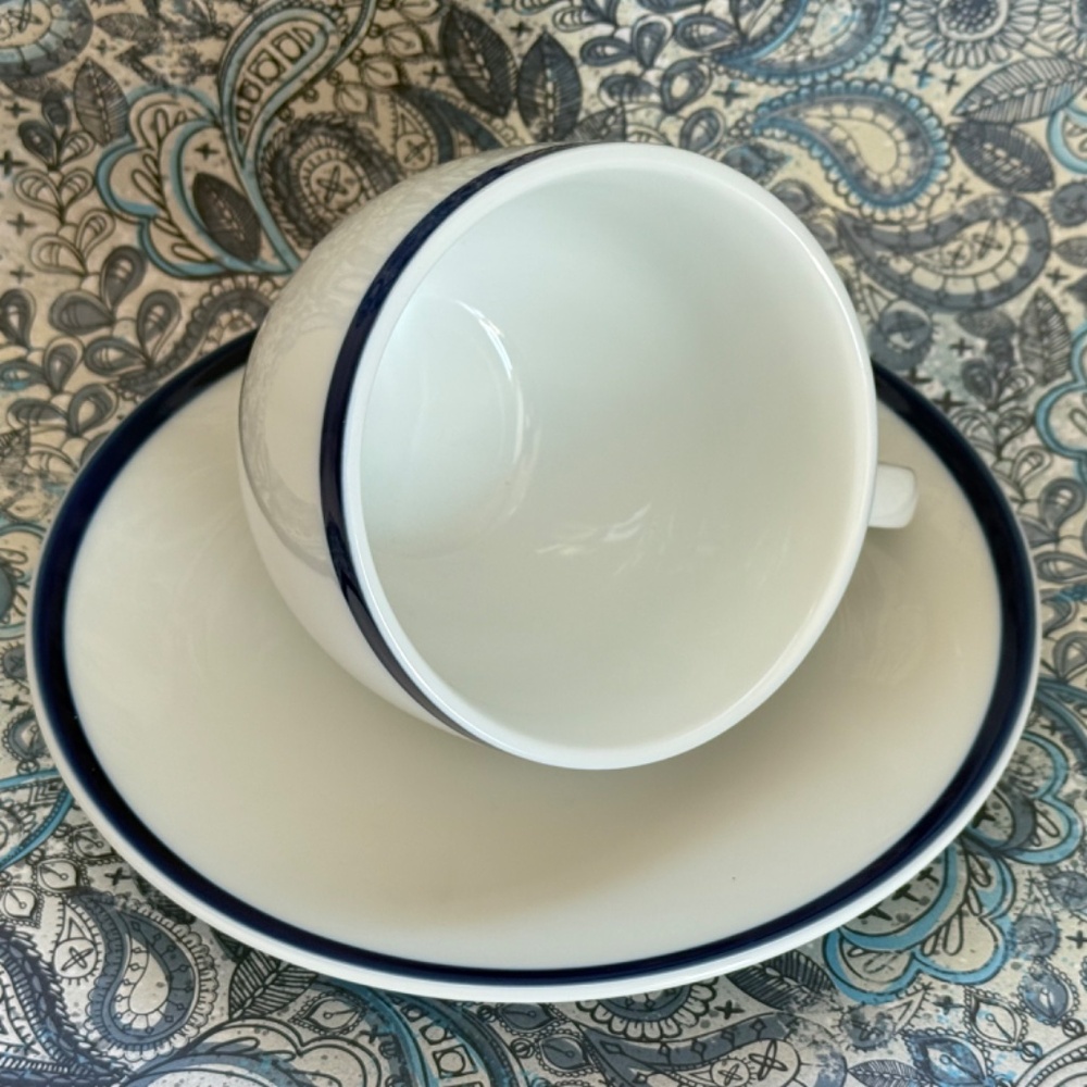 VINTAGE WILLIAMS SONOMA Brasserie Blue White Cup & Saucer - Picture 10 of 11